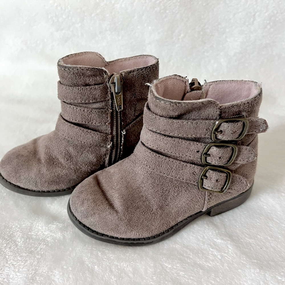 Falls Creek Tan Suede Baby Boots. Size 6